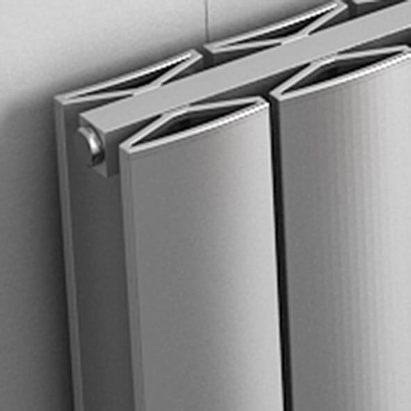 Carisa Mosca D Termoarredo Verticale in Alluminio Design Moderno Antracite