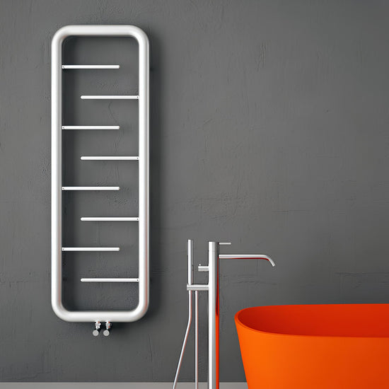 Scaldasalviette Carisa Aren in Acciaio Inox dal Design Moderno Satinato Lucido