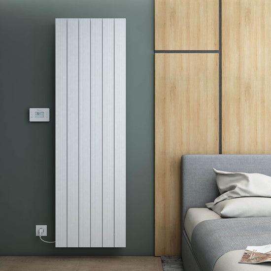 Termoarredo Elettrico Verticale Carisa Boreas M Design Moderno Bianco 