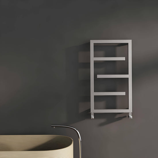 Scaldasalviette Carisa Eclipse in Acciaio Inox dal Design Moderno Satinato Lucido 
