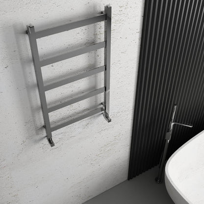 Scaldasalviette Carisa Quadrata in Acciaio Inox dal Design Moderno Lucido a Specchio 