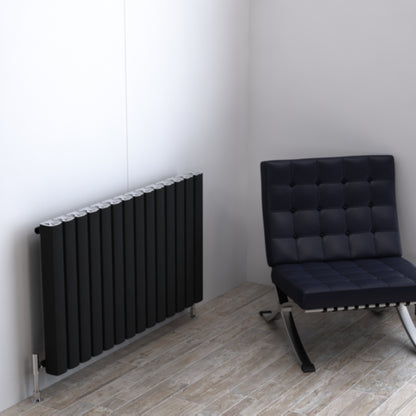 Carisa Vesta Termoarredo Orizzontale in Alluminio Design Moderno Nero 